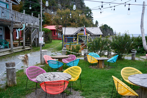 Saison,Été,Camping,Hébergement,MRC Haute-Gaspésie,Région,Sainte-Anne-Des-Monts,Le Sea Shack,Chalet,Eau,Plage,Bar,Club,Pub,Brasserie,Jour,Temps